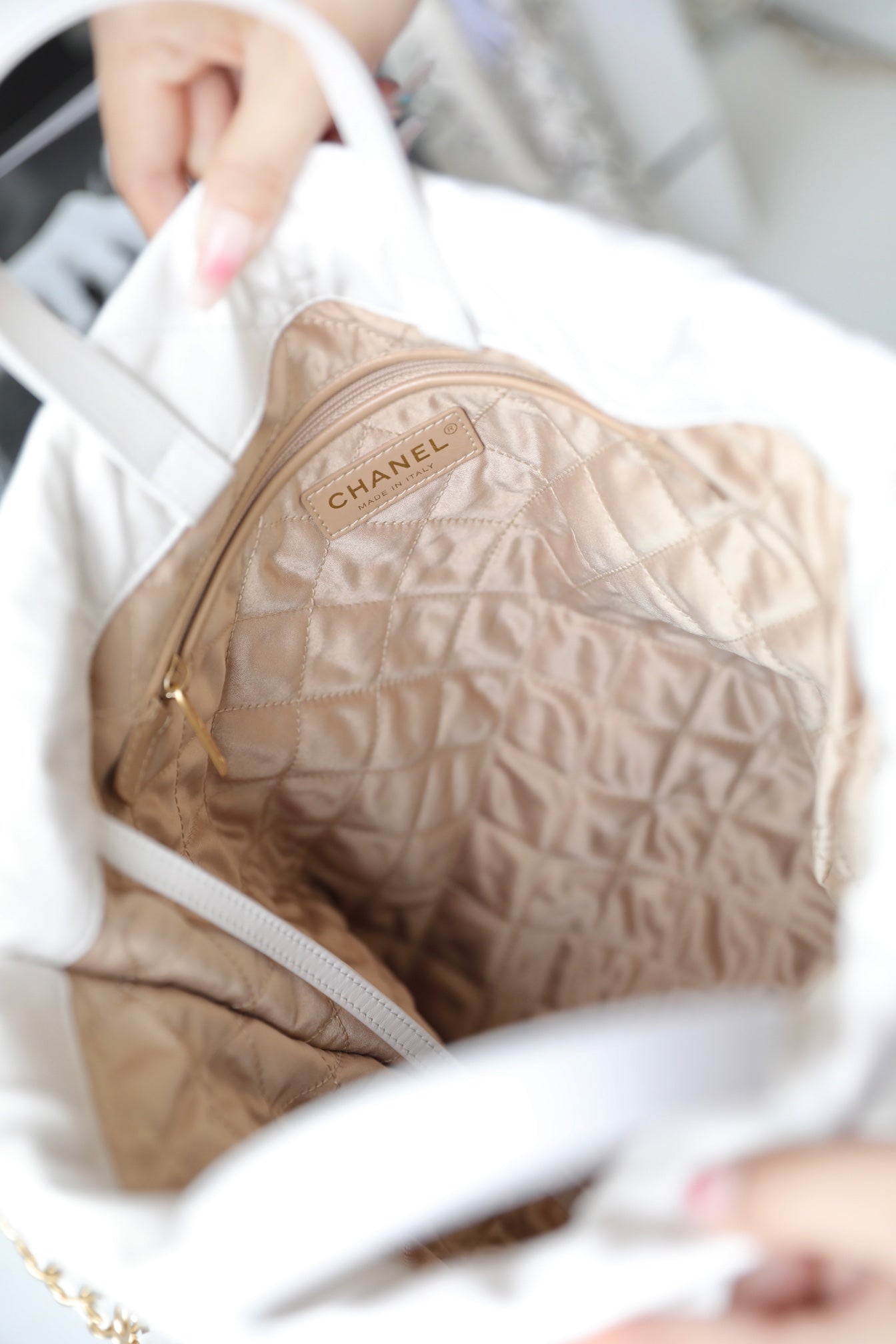 ChanelLarge Chanel22 Backpack White For Women, Women’s Bags 19.9in/51cm AS3313 B08037 10601