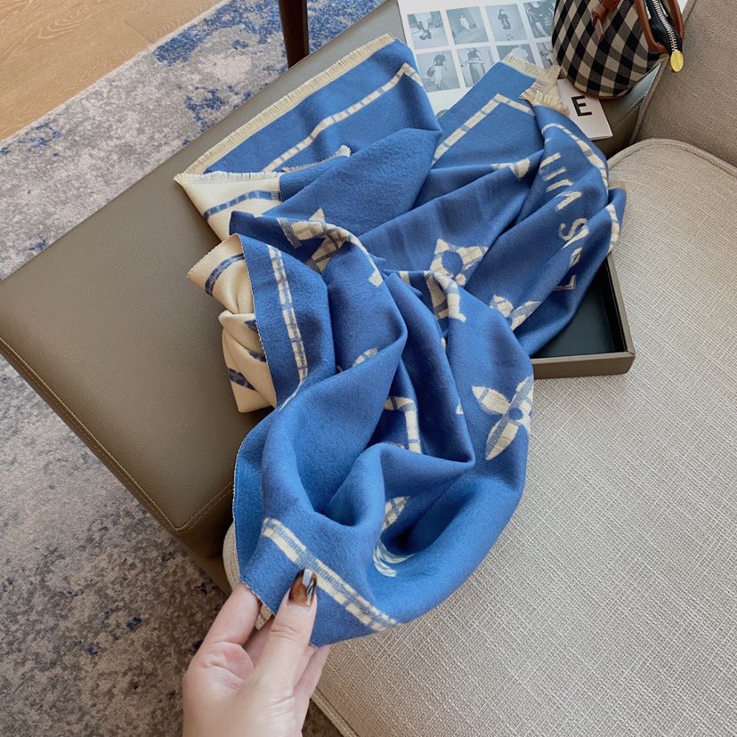 VL - Luxury Edition LUV Scarf 015