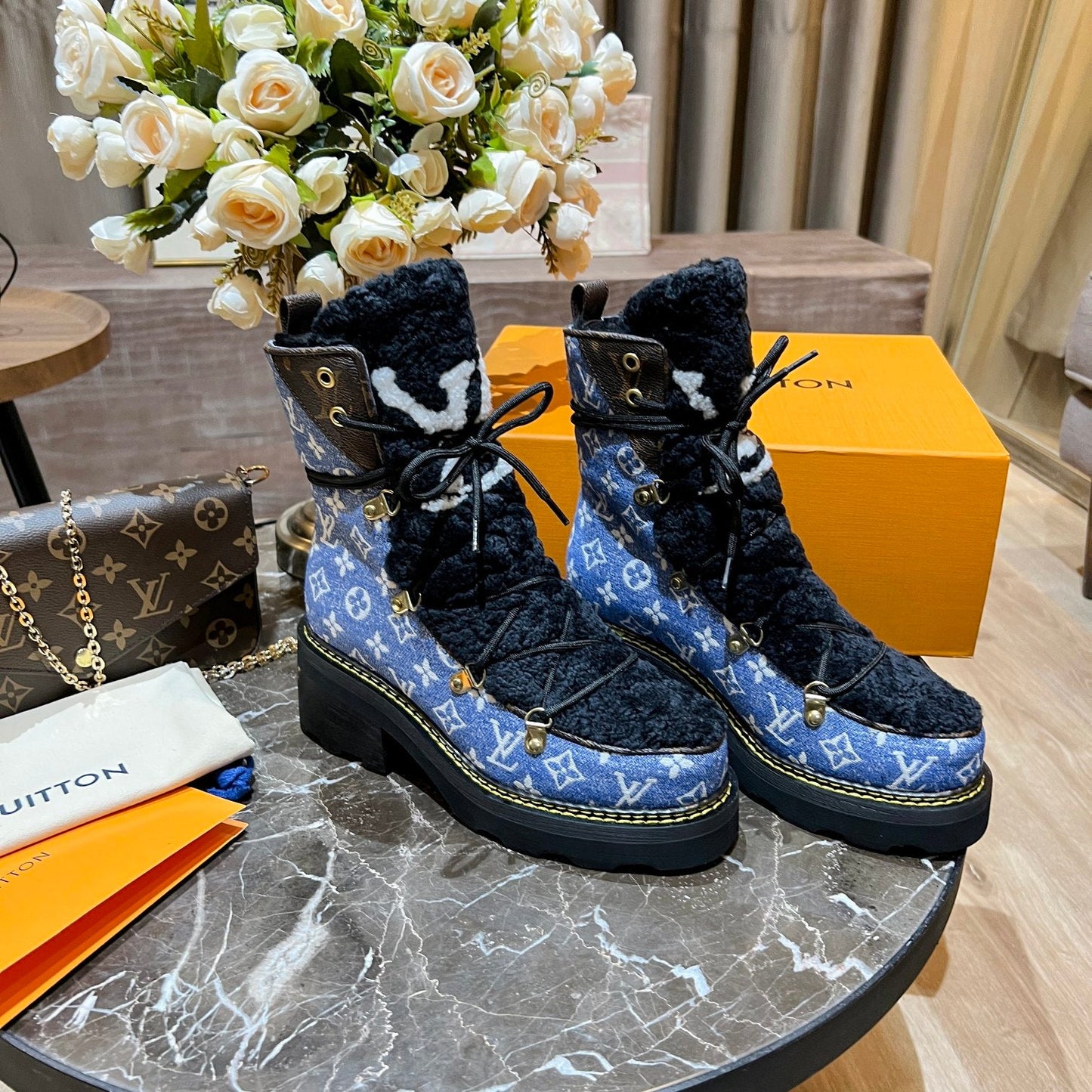 Designer LUV BOOTS 042