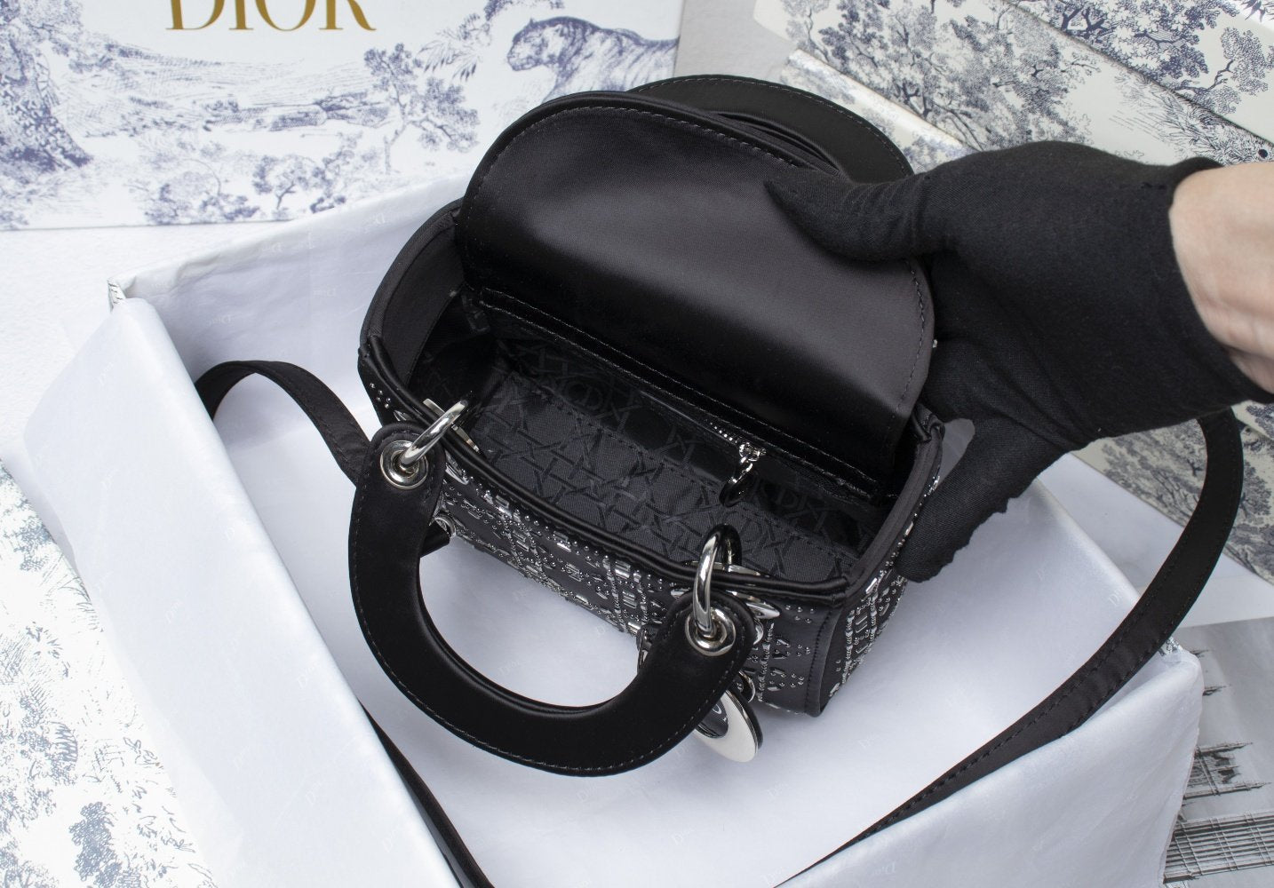 VL - Luxury Edition Bags DIR 230