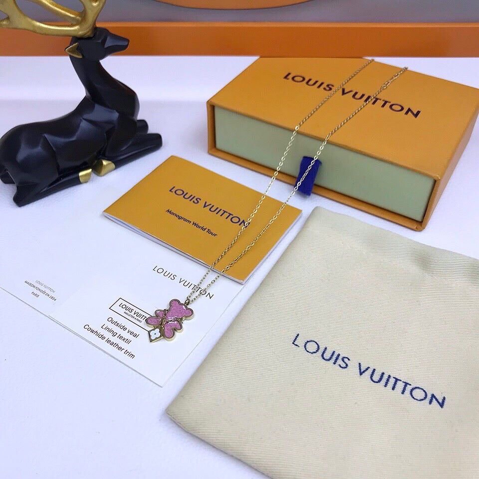 Louis Vuitton, Outside Veal cowhide leather trim