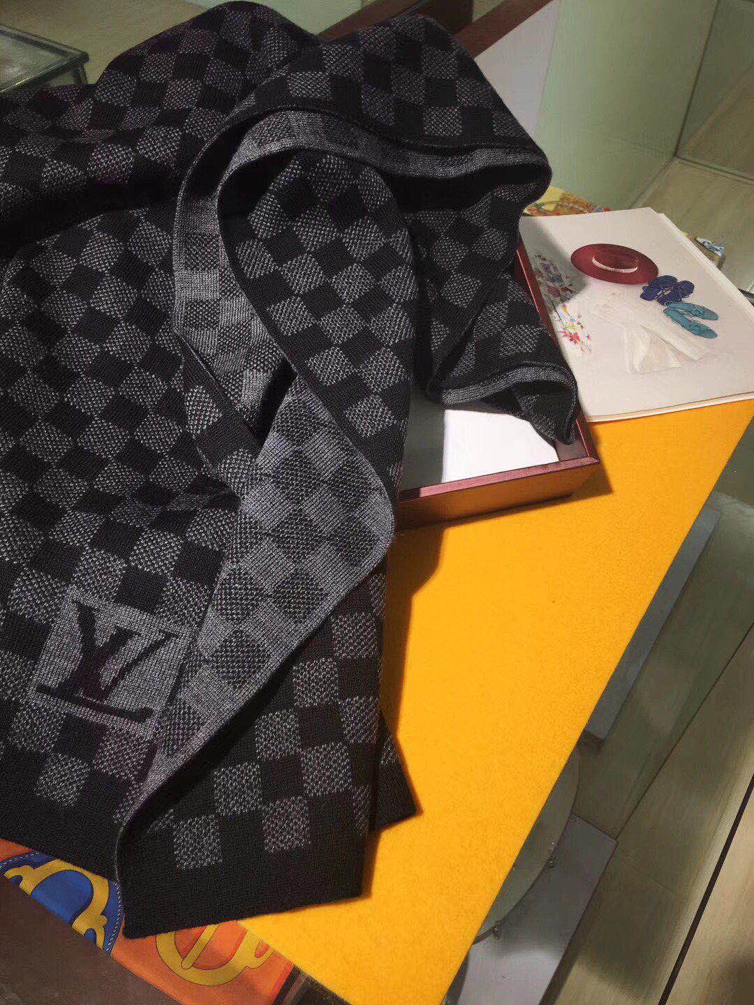 VL - Luxury Edition LUV Scarf 030