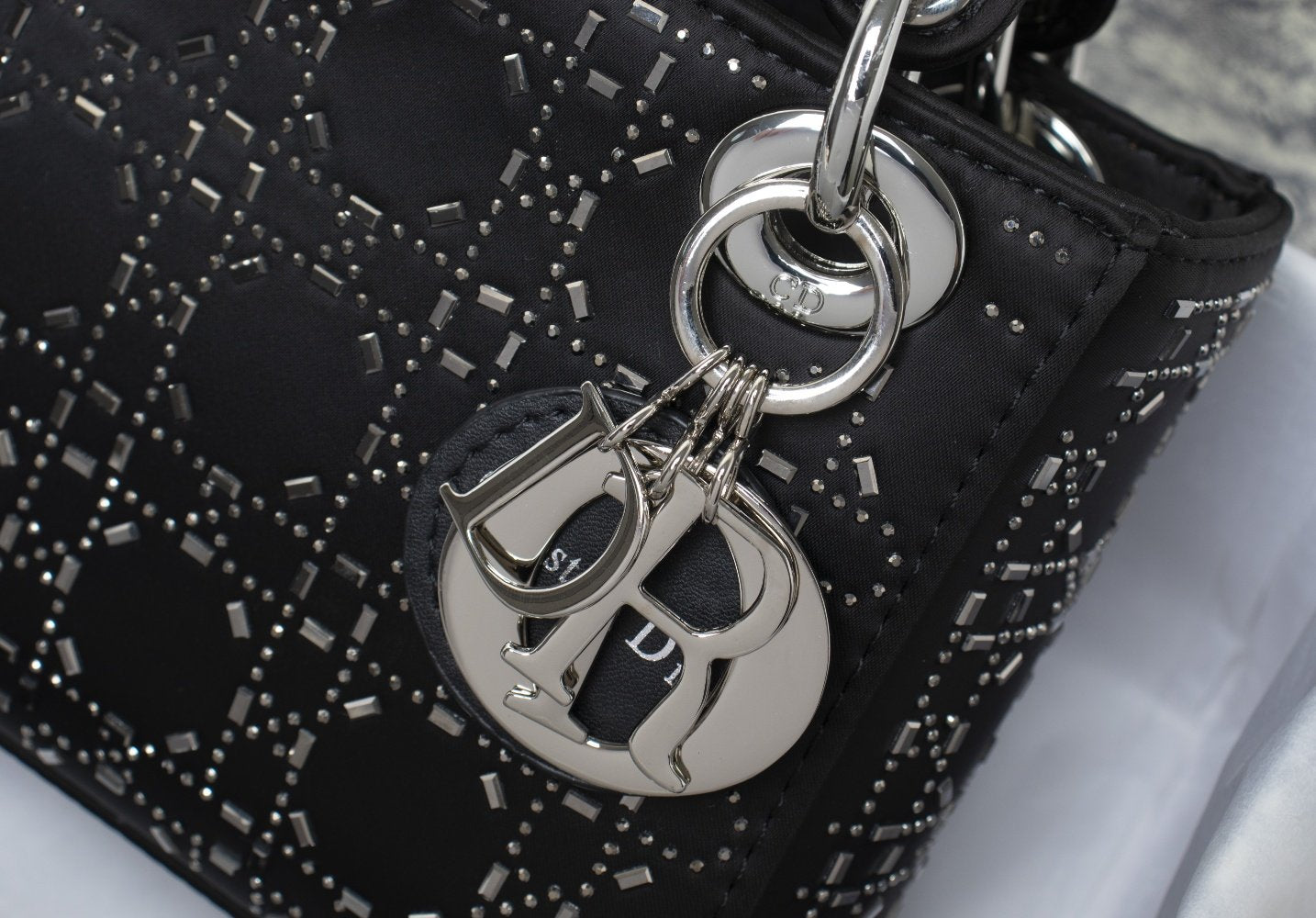 VL - Luxury Edition Bags DIR 230
