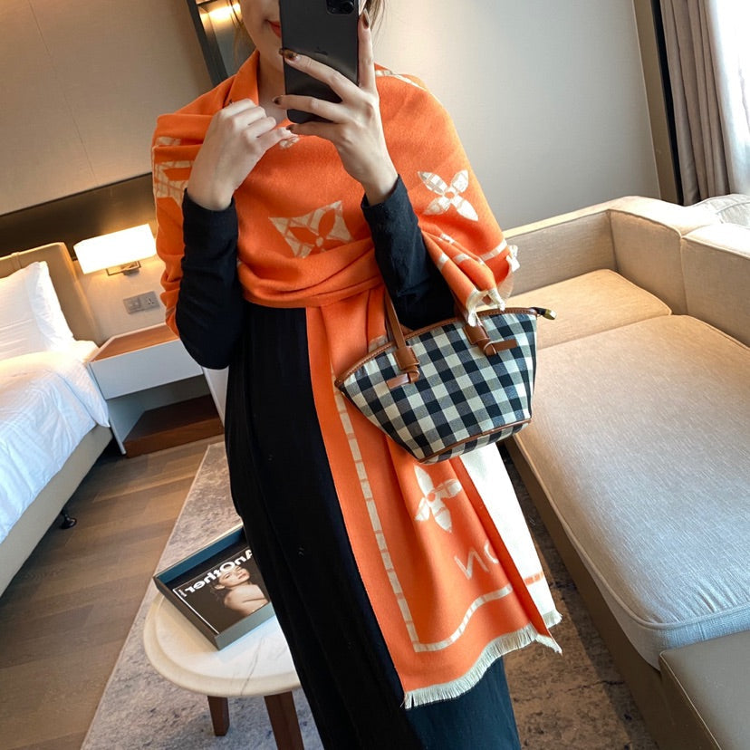VL - Luxury Edition LUV Scarf 016