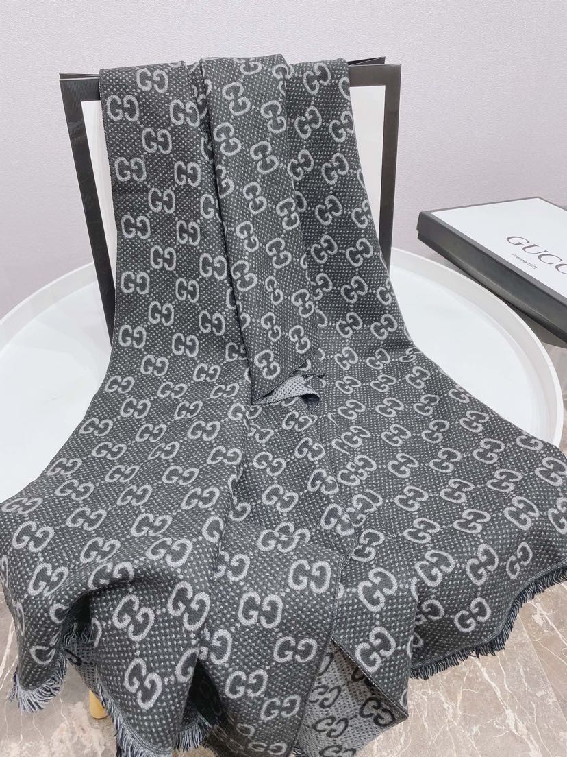 VL - Luxury Edition GCI Scarf 042