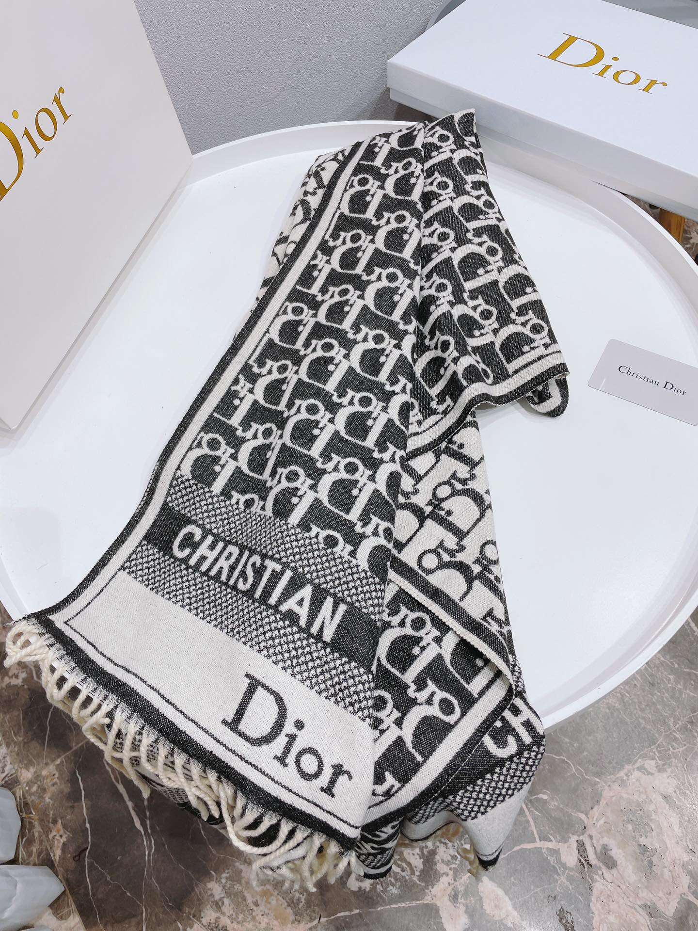 VL - Luxury Edition DIR Scarf 004