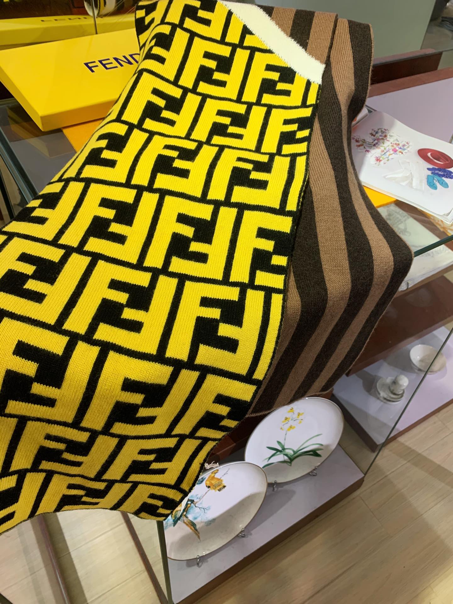 VL - Luxury Edition FEI Scarf 008
