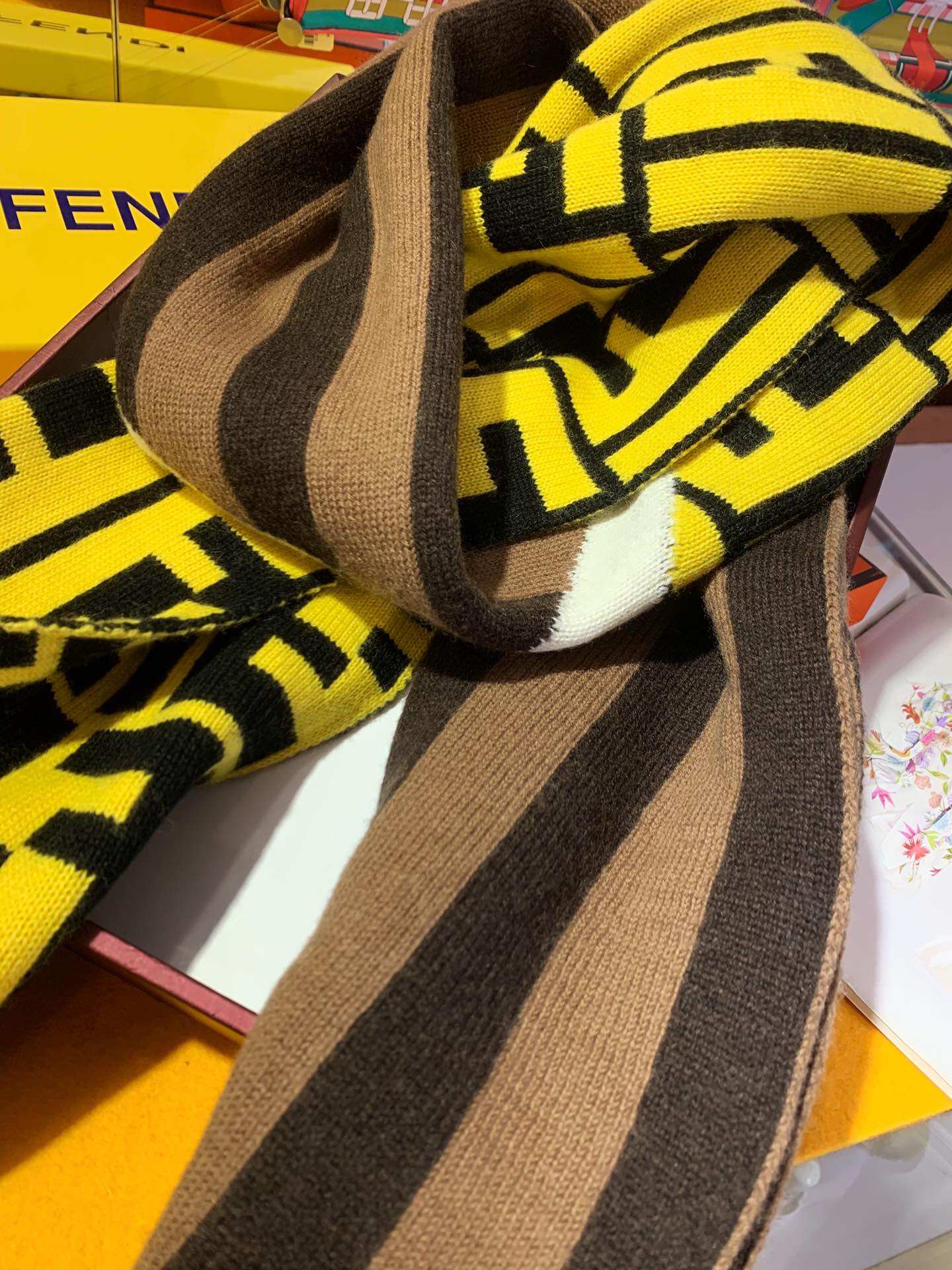 VL - Luxury Edition FEI Scarf 008
