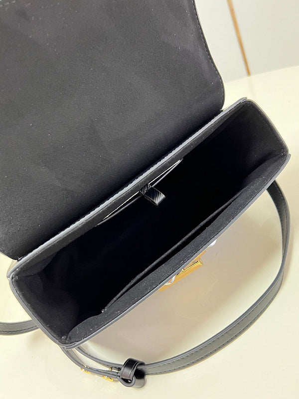 Ver Fashion Lu-Vi bags - 16995