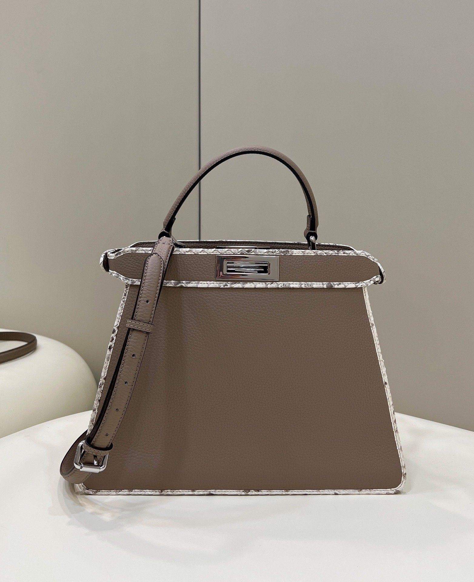 FI Peekaboo ISeeU Medium Greige For Women, Women&#8217;s Handbags, Shoulder Bag 13.1in/33.5cm FF