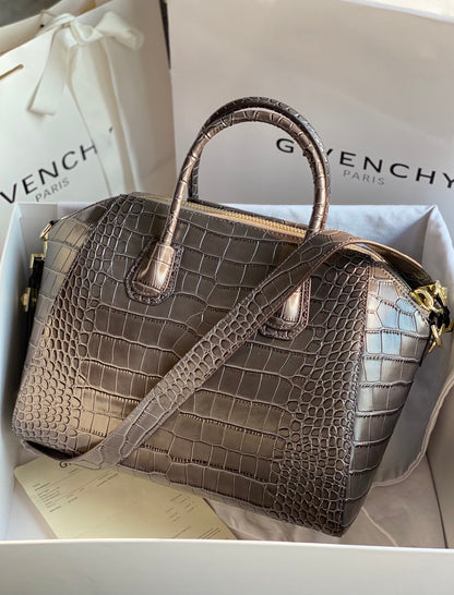 gv Antigona Bag Silver For Women, Handbags, Shoulder Bags 11in/28cm GVC