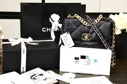 CHL 19 Handbag 26cm Black For Women AS1160 B04852 94305