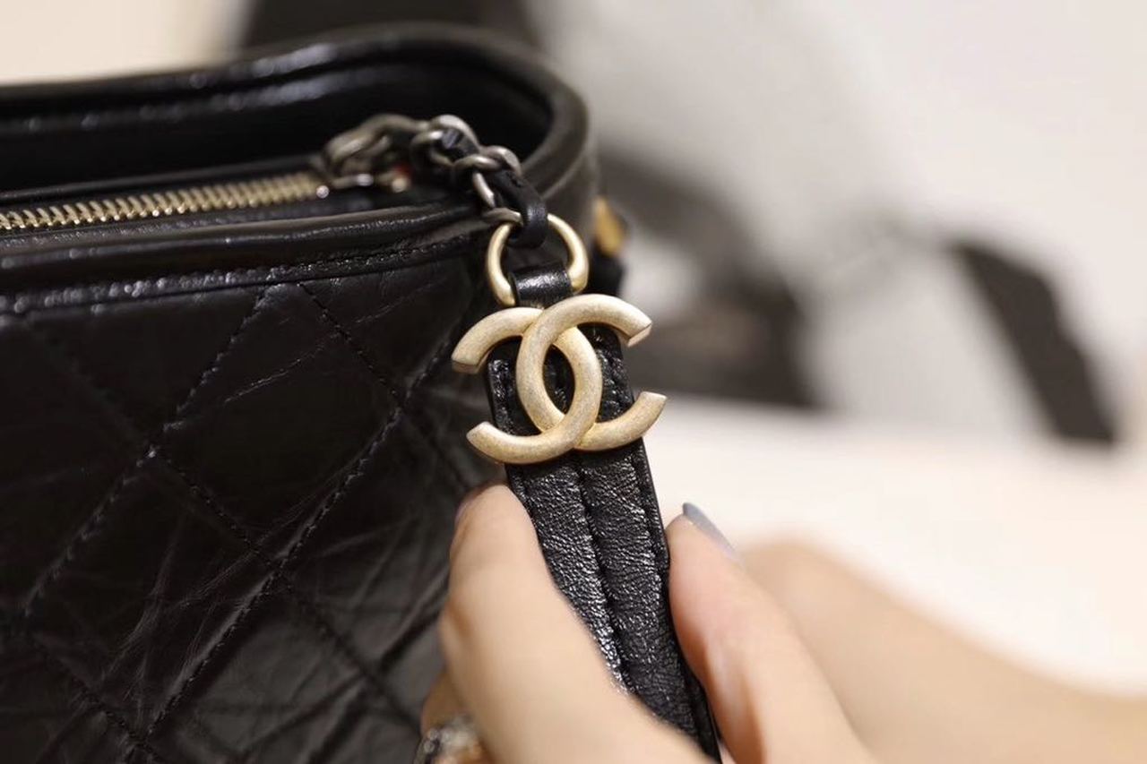 Chanel Gabrielle Hobo Bag 20cm Aged Calfskin Leather Spring/Summer Act 1 Collection,  Black