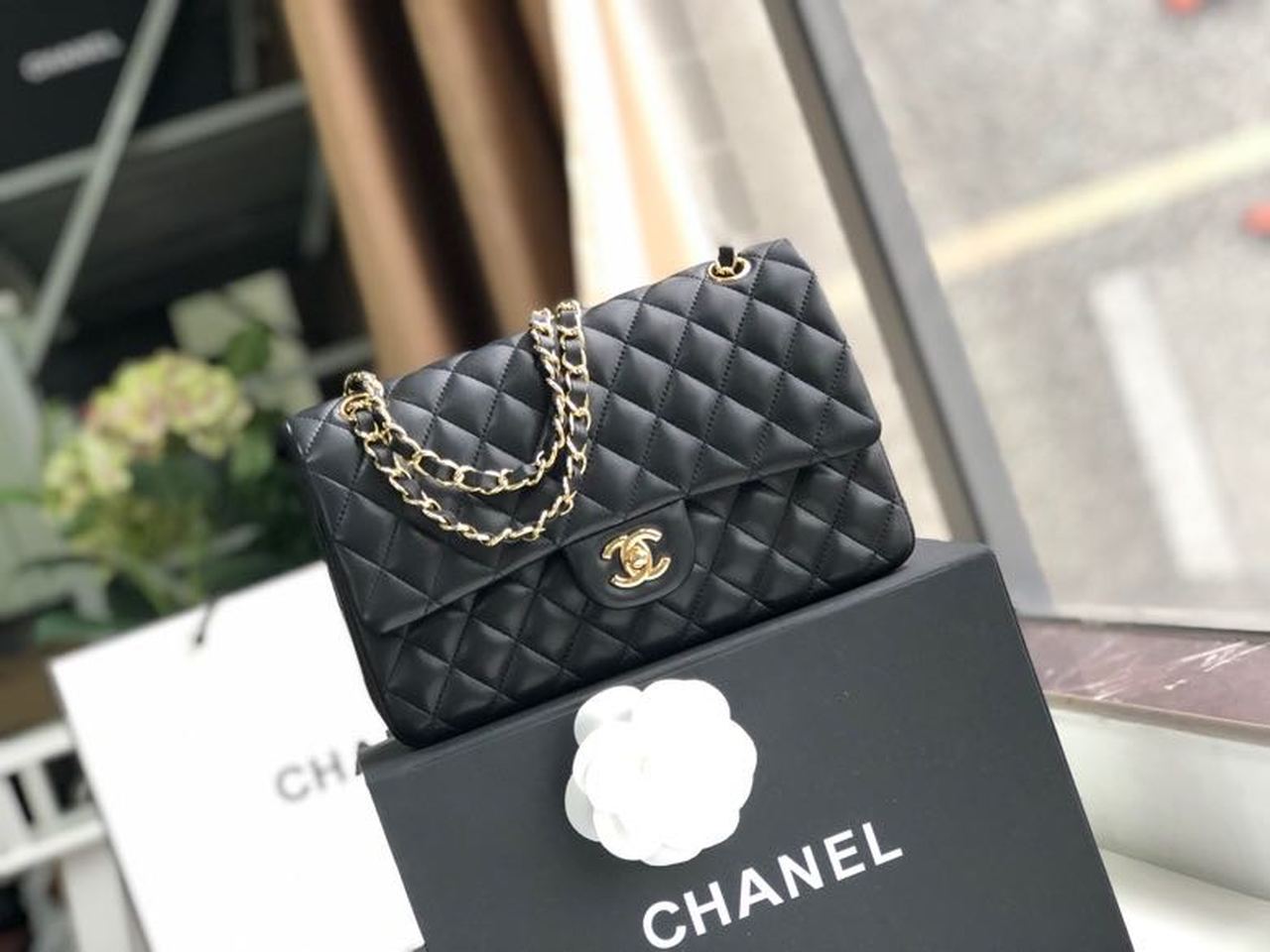 Chanel Classic Handbag Gold Toned Hardware Black For Women, Women’s Bags, Shoulder And Crossbody Bags 10.2in/26cm A01112