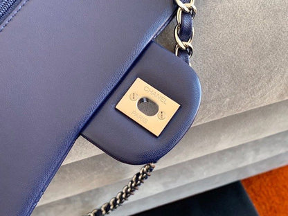 Chanel Classic Handbag Navy Blue For Women, Women&#8217;s Bags, Shoulder And Crossbody Bags 10.2in/26cm A01112