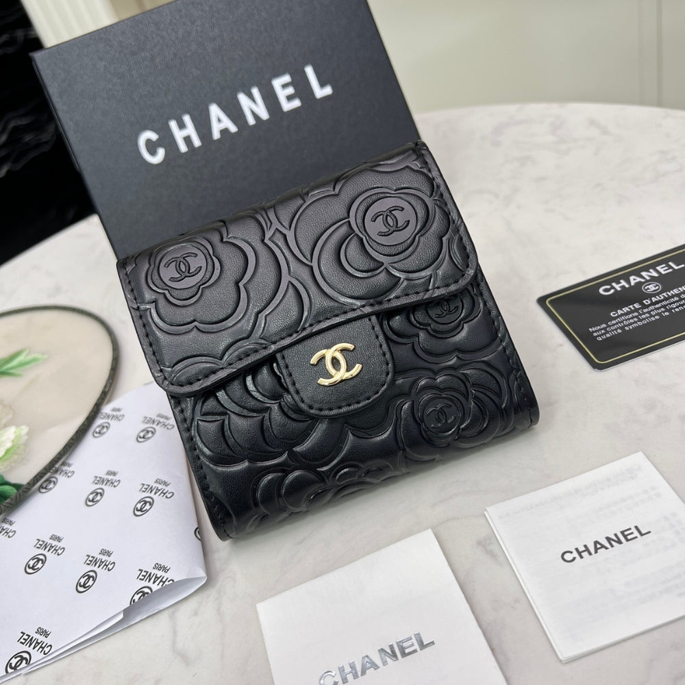 CHL SMALL FLORAL WALLET BLACK 11.5CM