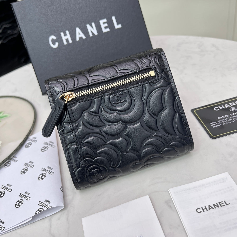 CHL SMALL FLORAL WALLET BLACK 11.5CM