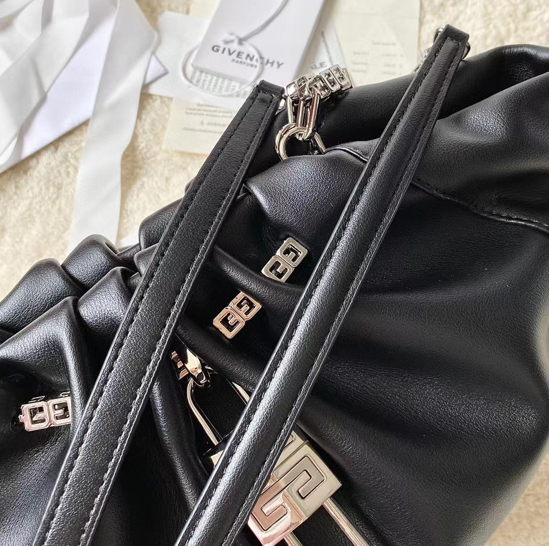 gv Small Kenny Bag Black For Women, Handbags, Shoulder Bags 12.6in/32cm BB50MJB1DM-001
