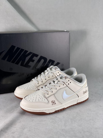 Designer Dunk SB Low x Travis Scott FC1688 107