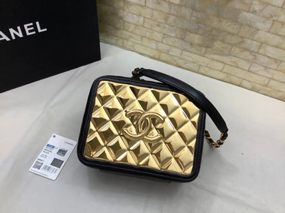ChanelVanity Case Black With Gold Metal For Women, Women’s Handbags, Shoulder And Crossbody Bags 7.2in/19cm AS2900