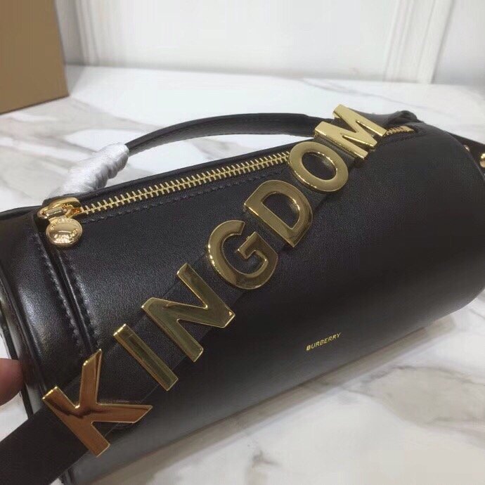 BB The Kingdom Motif Barrel Bag In Black For Women, Bags 8.3in/21cm