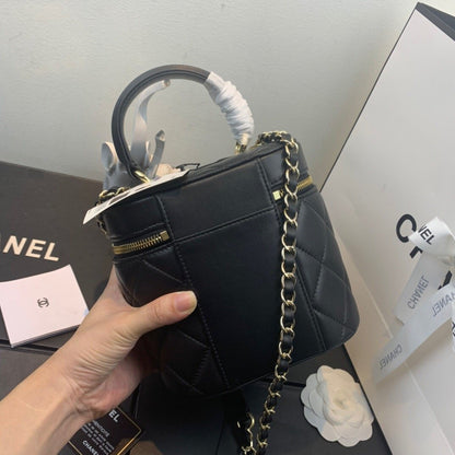 ChanelVanity Case Gold Hardware Black For Women, Women’s Handbags, Shoulder Bags 7.9in/20cm AS2061 