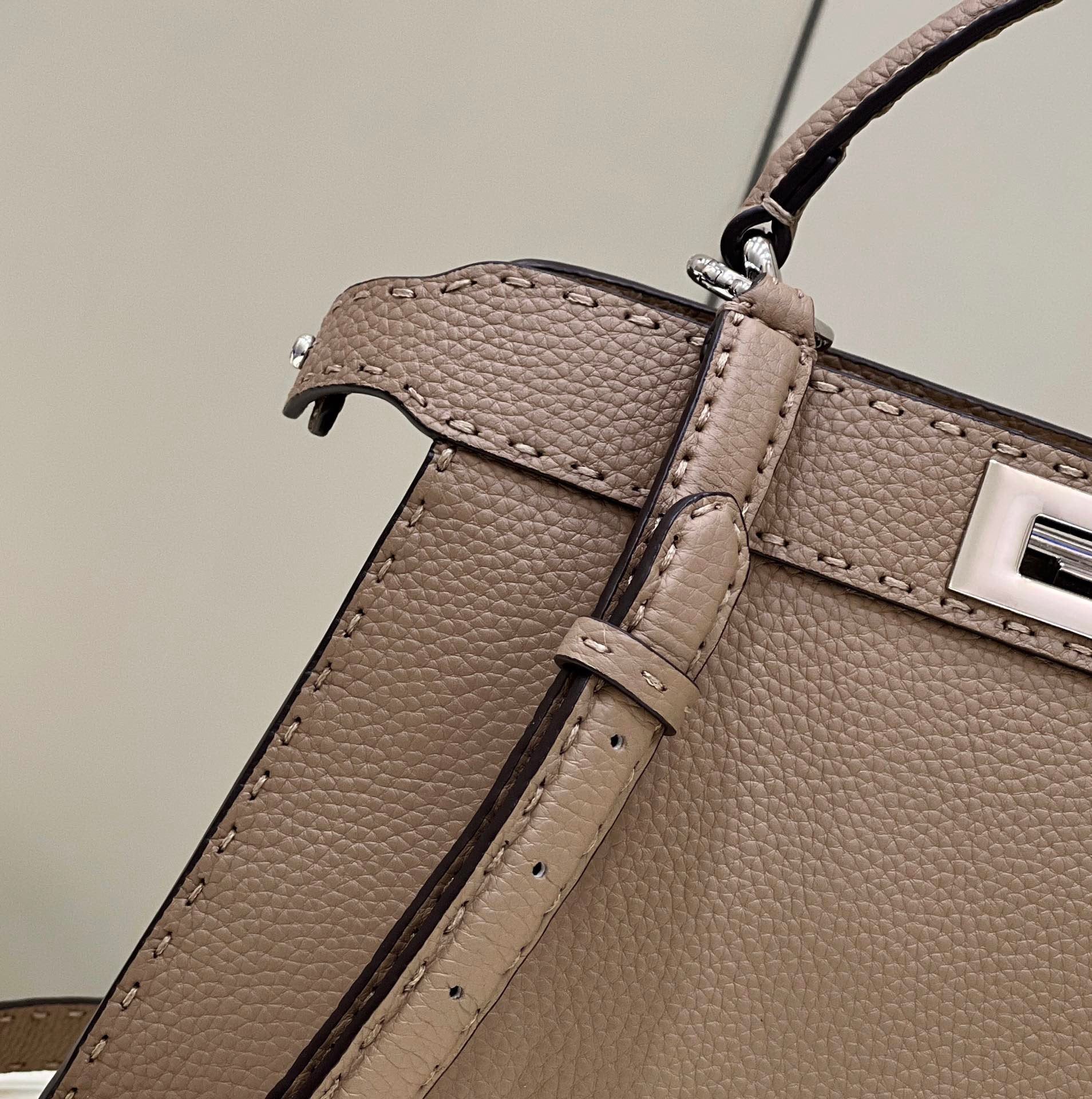 FI Peekaboo ISeeU Medium Brown For Women, Women&#8217;s Handbags, Shoulder Bags 13.1in/33.5cm FF