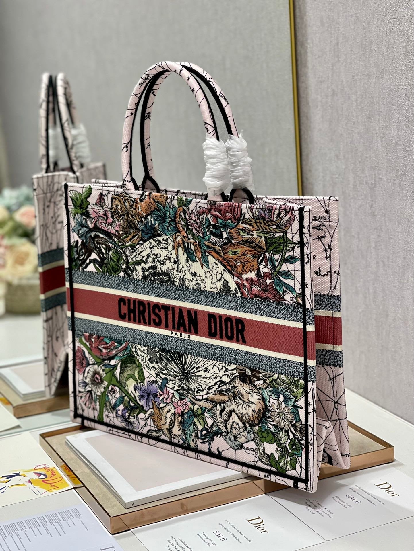 DI Large Book Tote Multicolor Constellation Embroidery, Multicolor, For Women Women’s Handbags, Shoulder Bags, 42cm CD