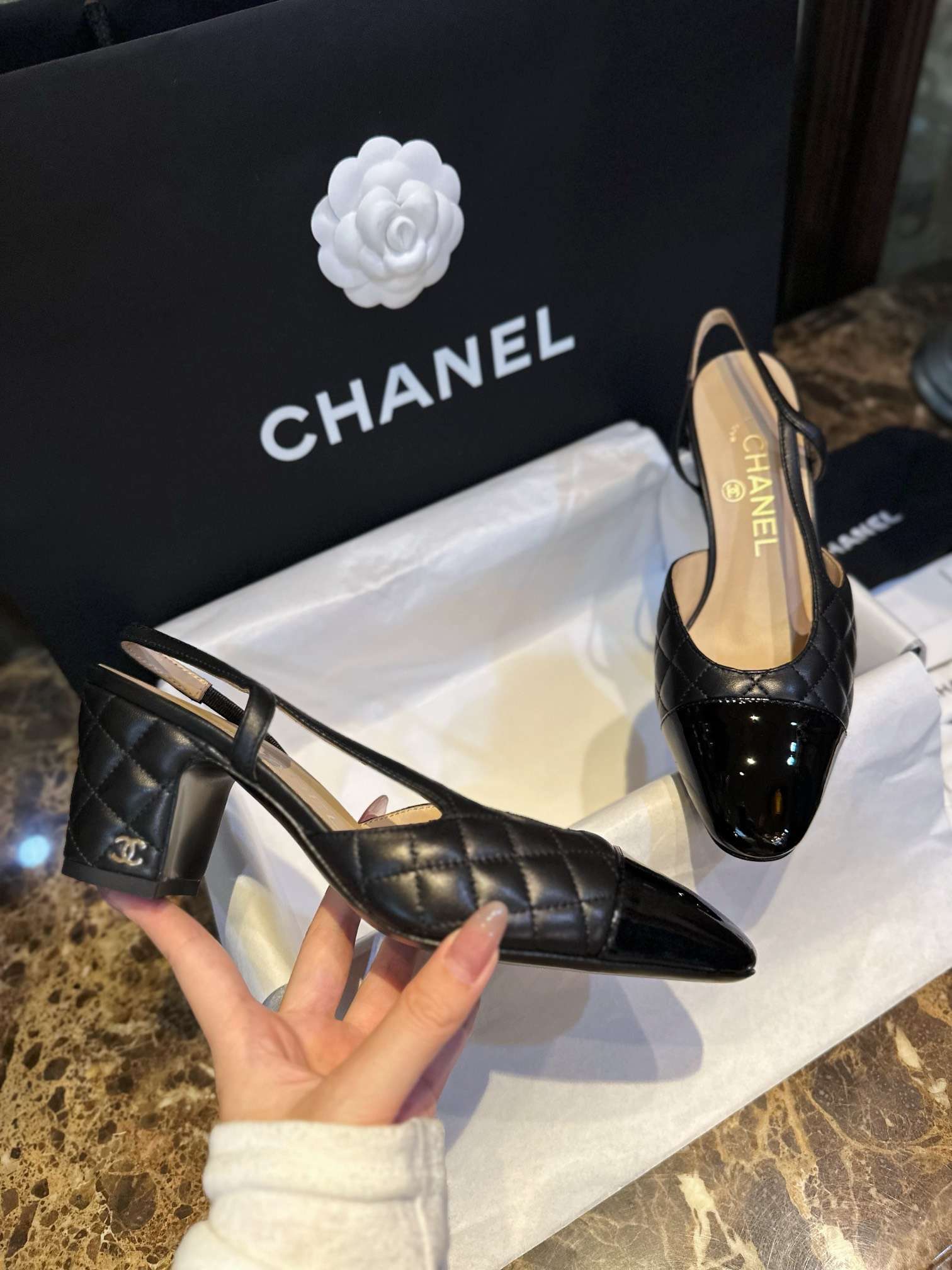 CHL PATENT SLINGBACK PUMPS BLACK