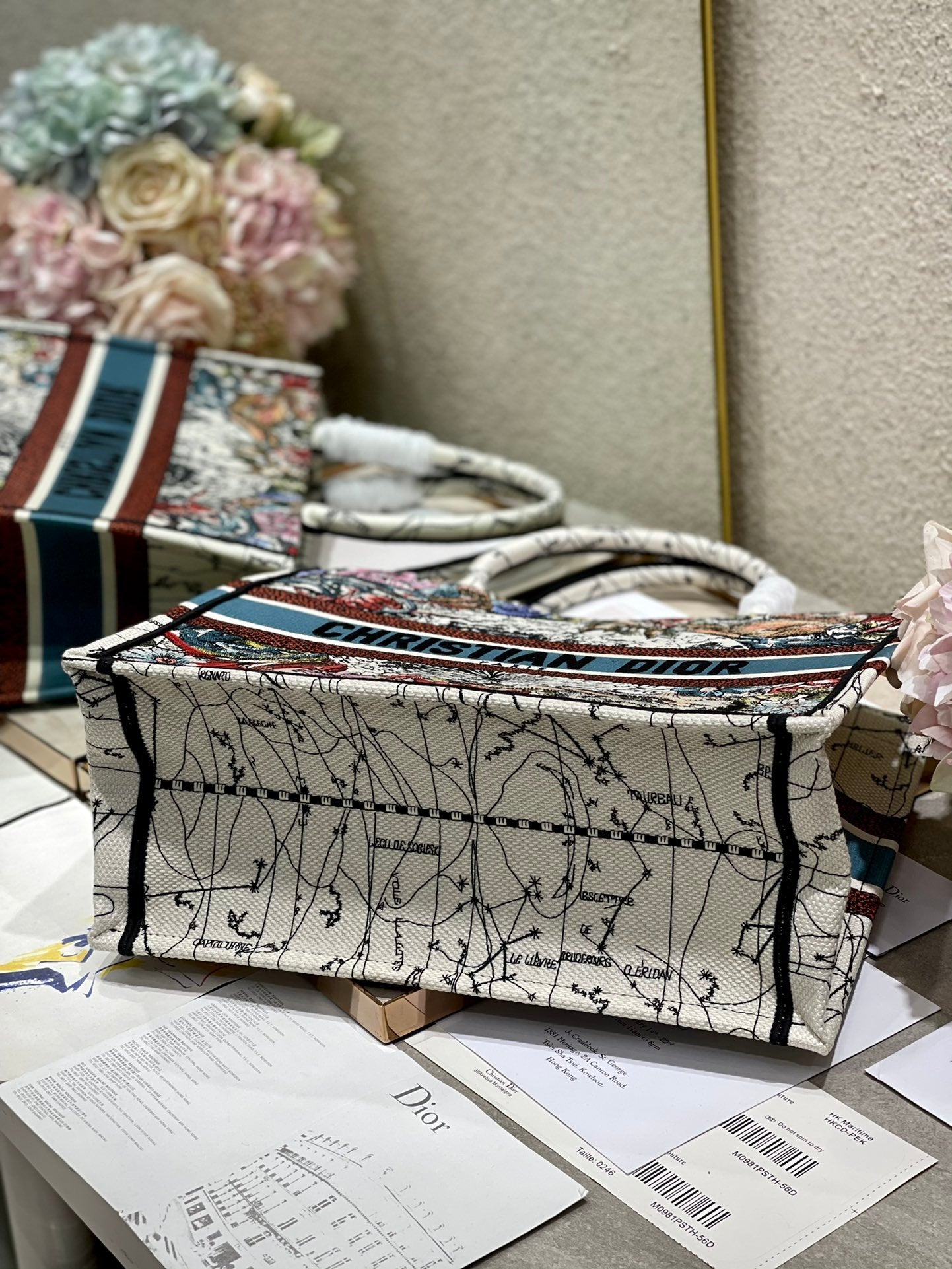 DI Medium Book Tote Latte Multicolor Zodiac Embroidery, Latte Multicolor, For Women Women’s Handbags, Shoulder Bags, 36cm CD