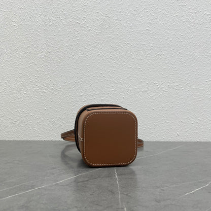 CE Small Box Cuir Triomphe Brown For Women 4in/11cm 199263DU3.04LU