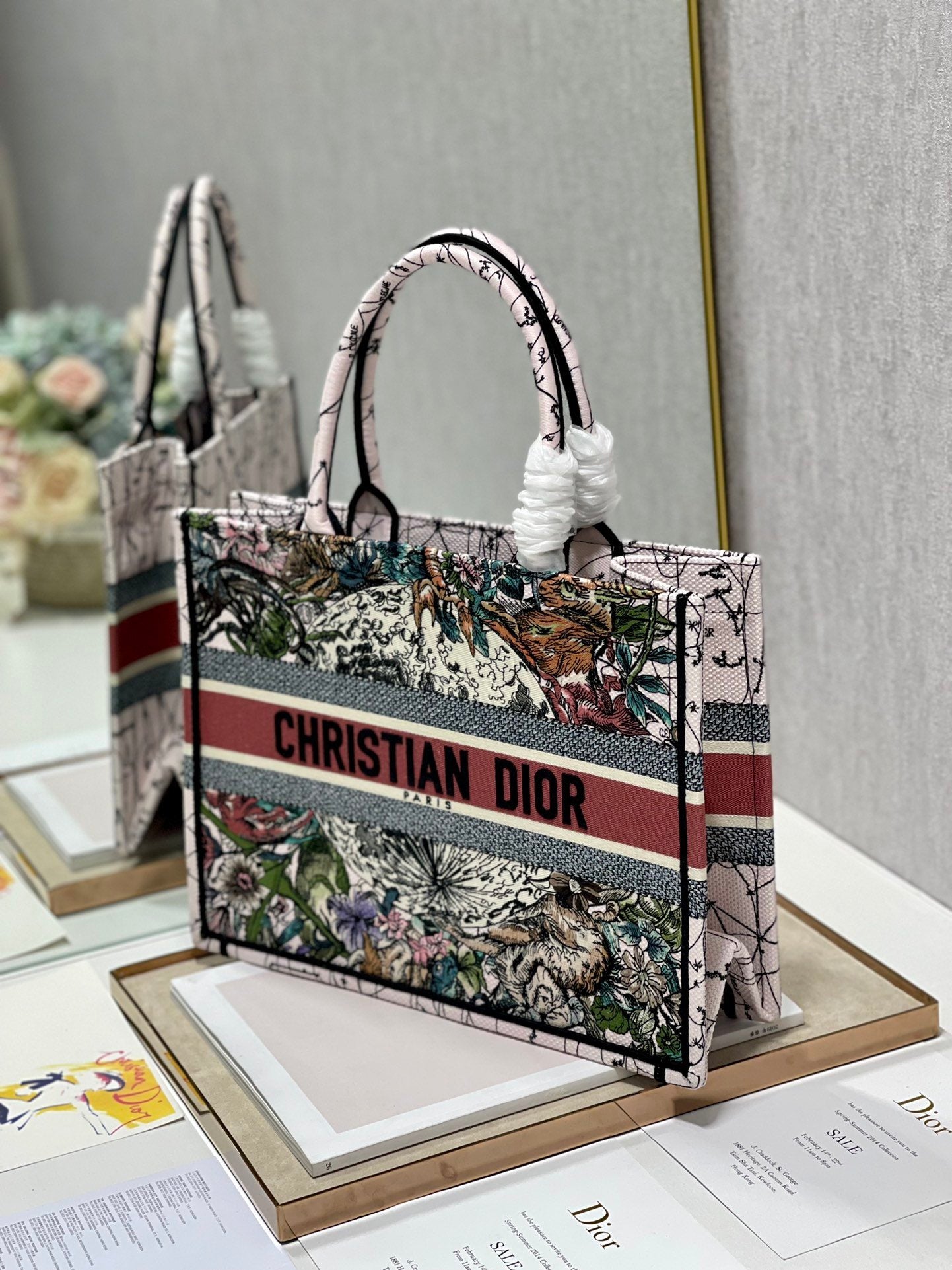 DI Medium Book Tote Multicolor Constellation Embroidery, Multicolor, For Women Women’s Handbags, Shoulder Bags, 36cm CD M1296ZRHP_M884