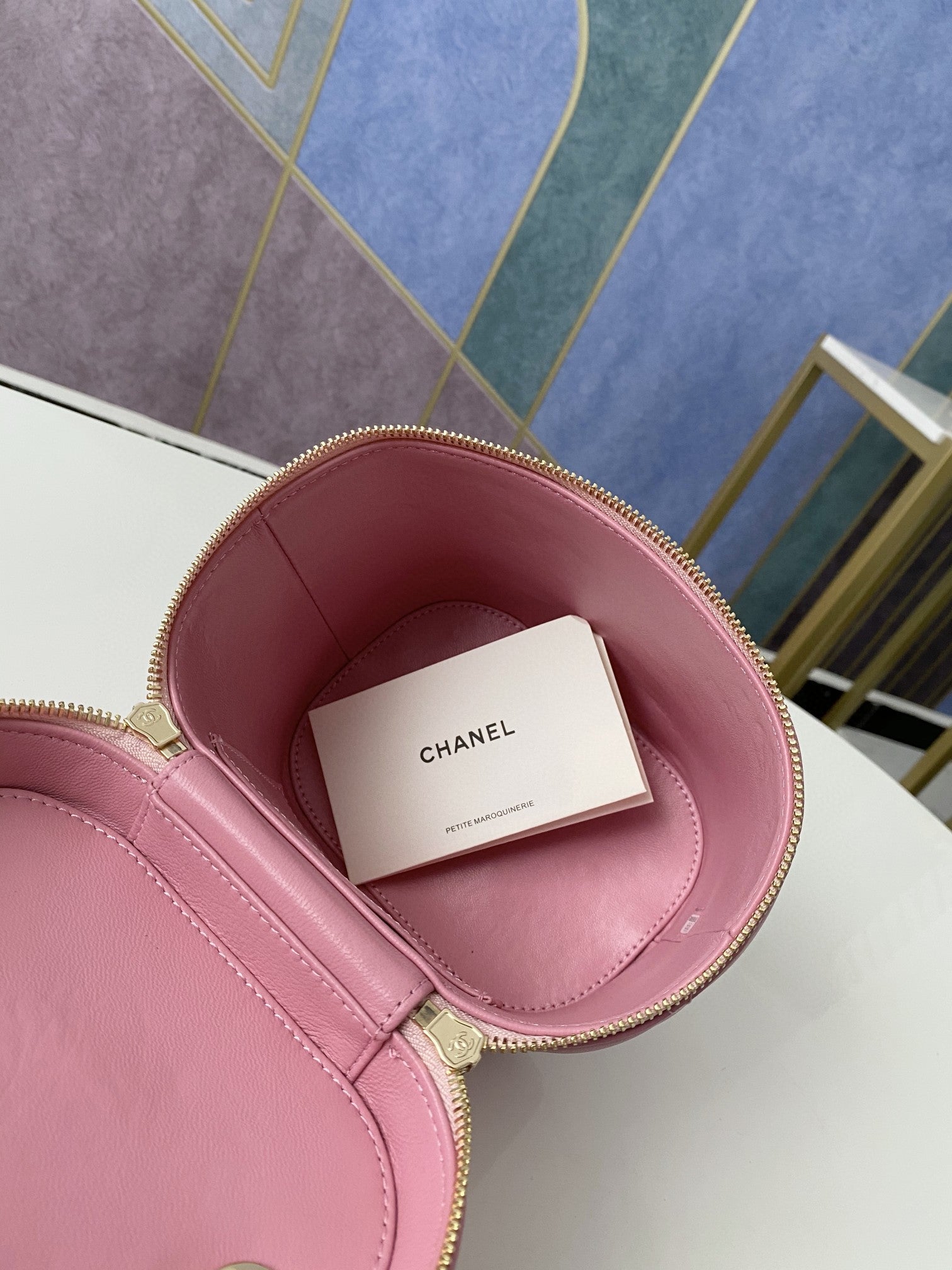 ChanelVanity Case Gold Hardware PiNike For Women, Women’s Handbags, Shoulder Bags 9.4in/24cm