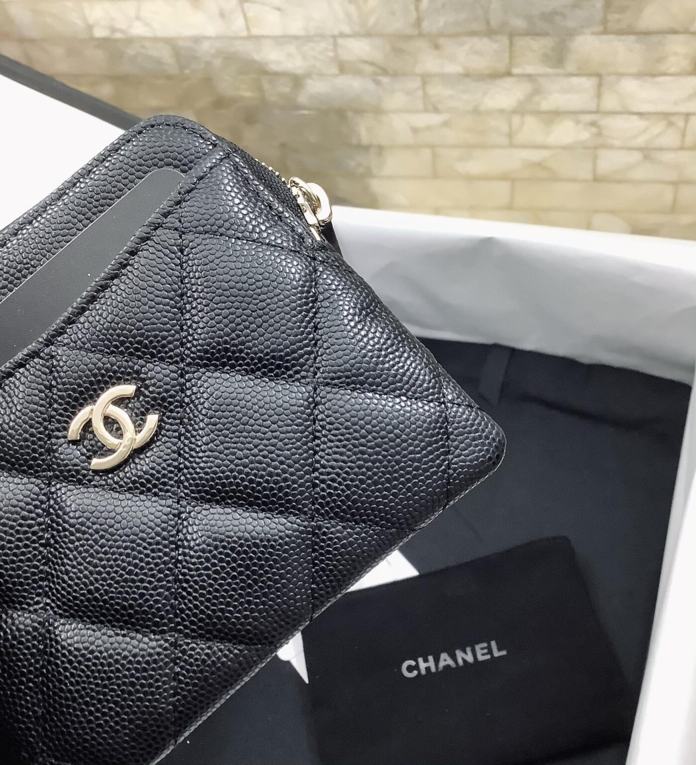 CHL CAVIAR QUILTED ZIP CARD HOLDER BLACK WALLET