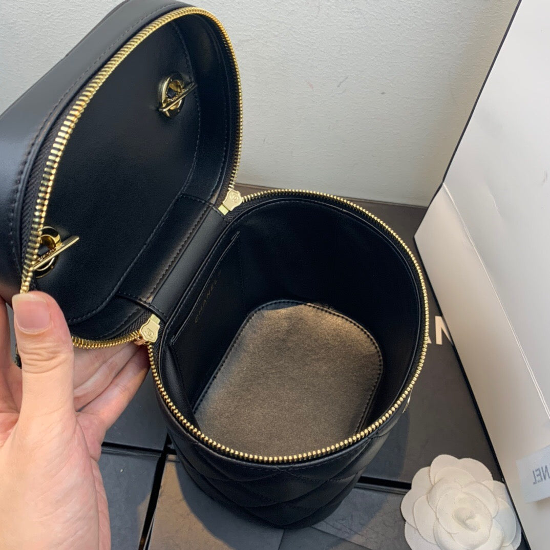 ChanelVanity Case Gold Hardware Black For Women, Women’s Handbags, Shoulder Bags 7.9in/20cm AS2061 