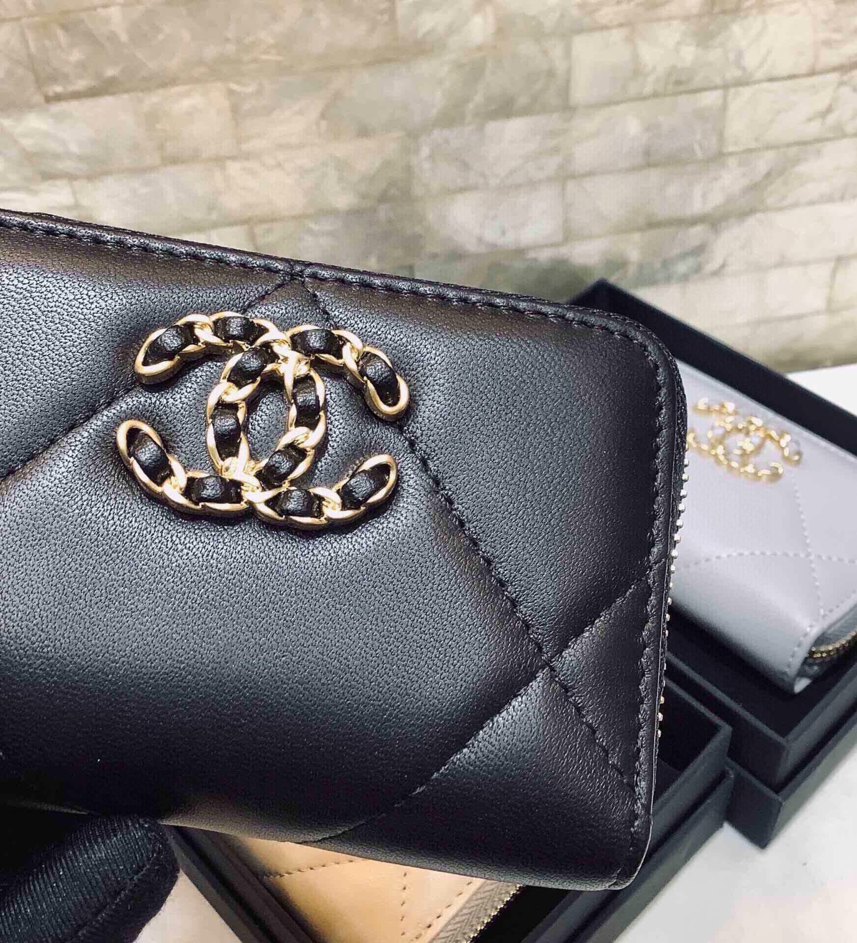 CHL 19 CARD HOLDER WITH ZIPPER LEATHER BLACK WALLET