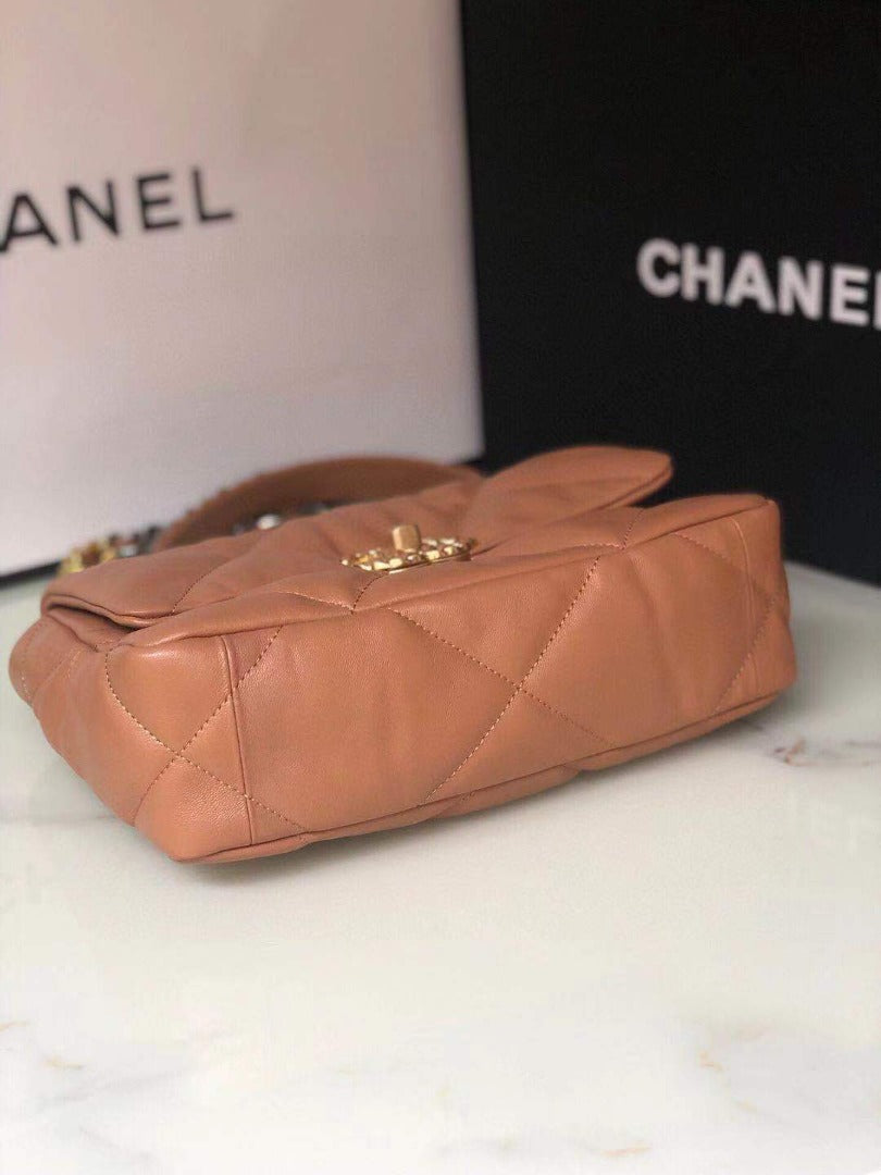 CHL 19 HANDBAG BROWN