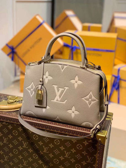 Ver Fashion Lu-Vi bags - 17429