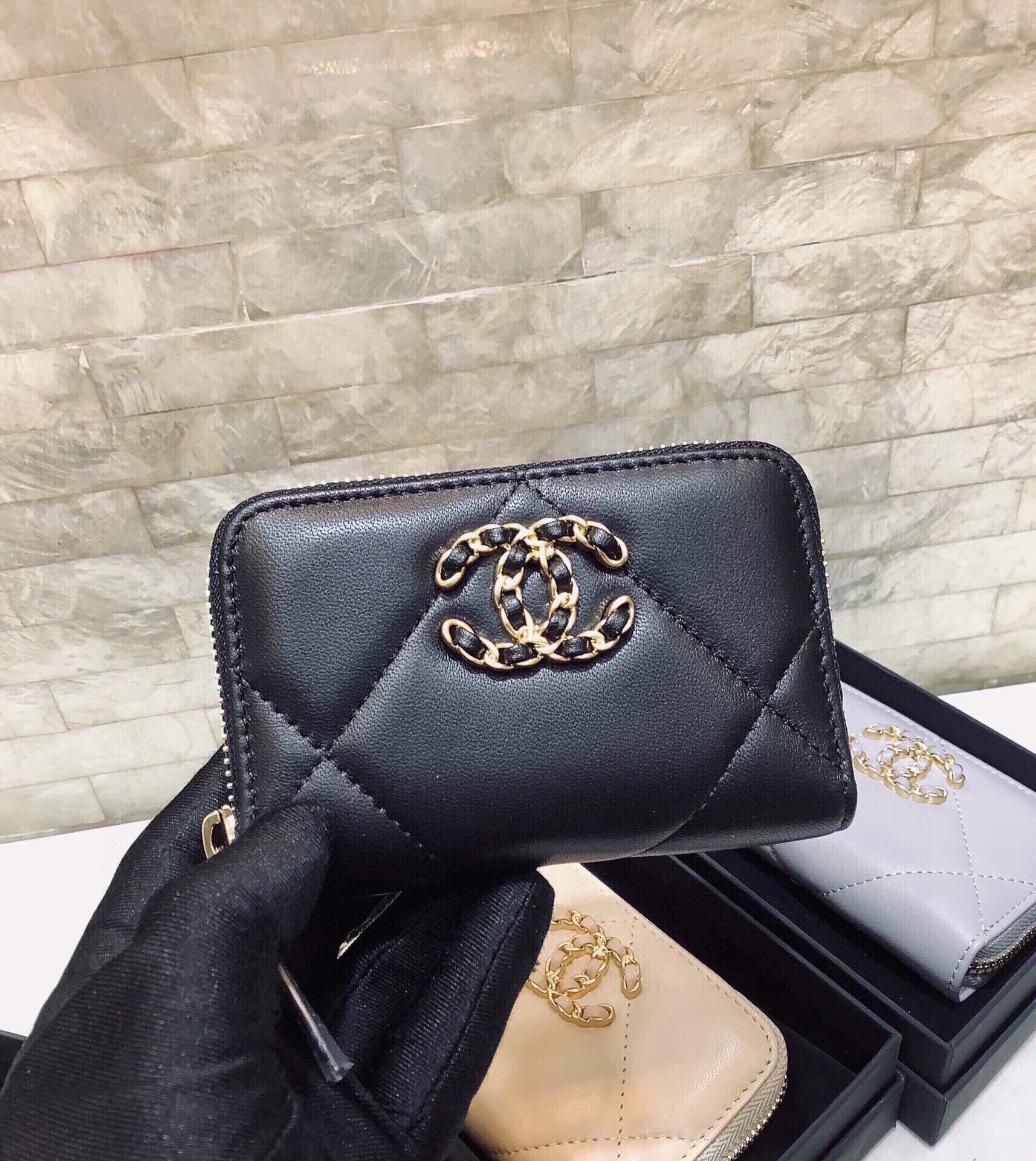 CHL 19 CARD HOLDER WITH ZIPPER LEATHER BLACK WALLET