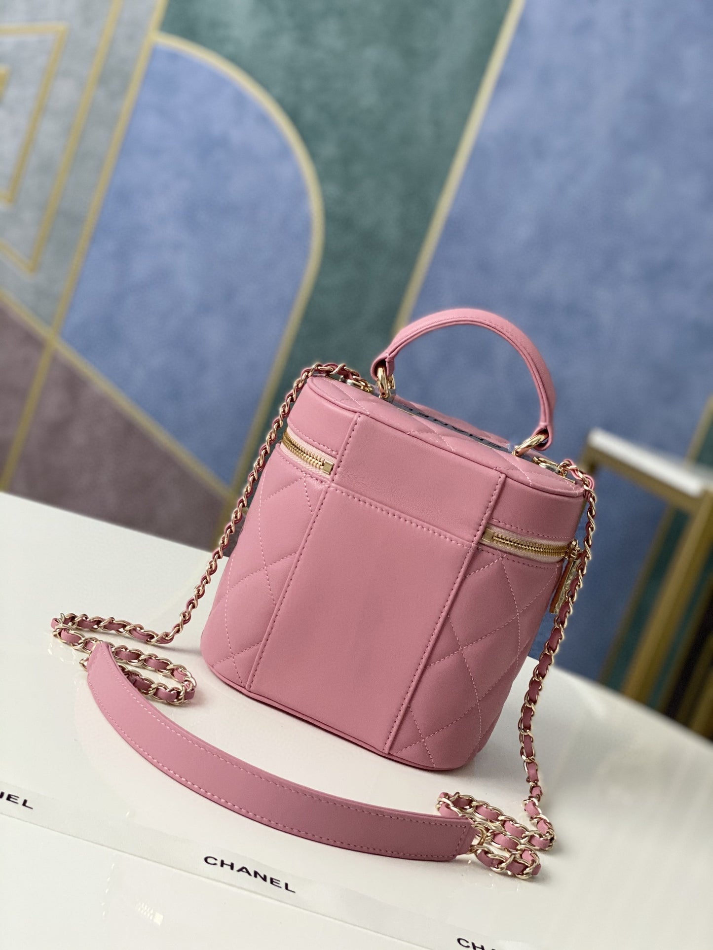 ChanelVanity Case Gold Hardware PiNike For Women, Women’s Handbags, Shoulder Bags 9.4in/24cm