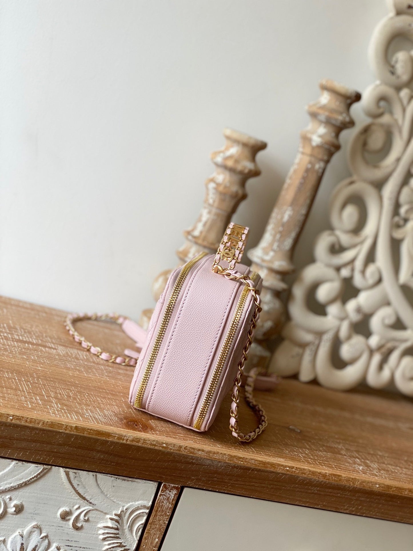 ChanelSmall Vanity Case Gold Hardware Light PiNike For Women, Women’s Handbags, Shoulder Bags 5.9in/15cm AS3228 