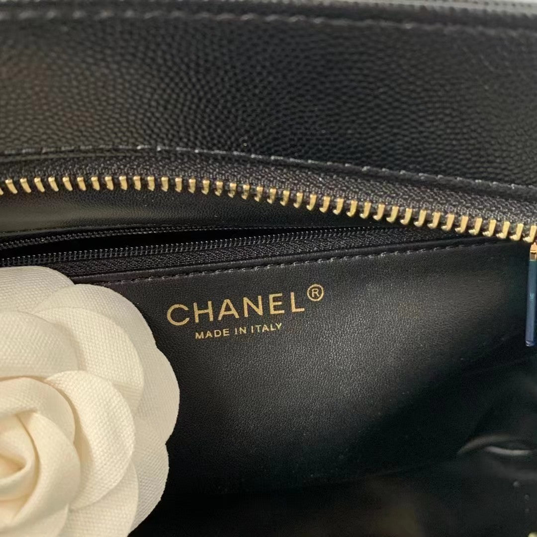 ChanelVintage ChanelOpen Tote Caviar East West Black For Women, Women’s Bags 14.5in/36.9cm
