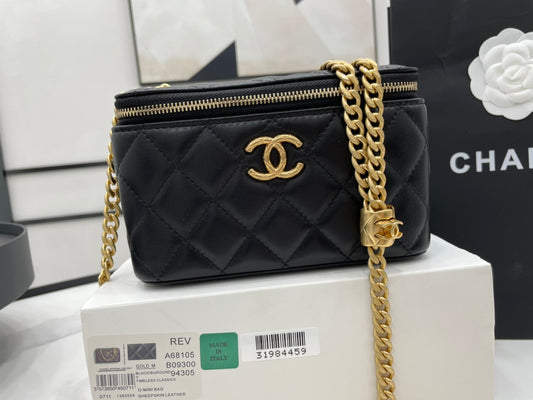 ChanelSmall Vanity Case Black With Gold Zipper For Women, Women’s Bags 5.9in/15cm