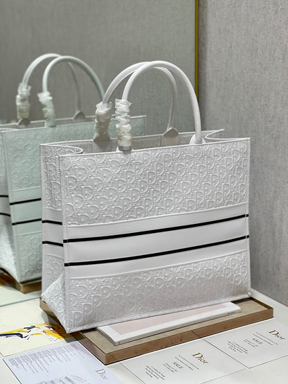 DI Large Book Tote White, For Women, Women’s Handbags 16.5in/42cm CD