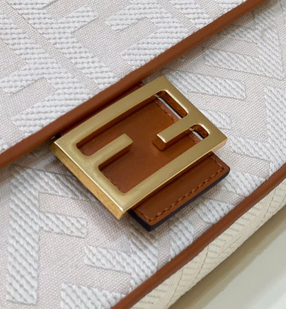 FI Baguette White For Women, Women&#8217; Handbags, Shoulder And Crossbody Bags 10.6in/27cm FF 8BR600