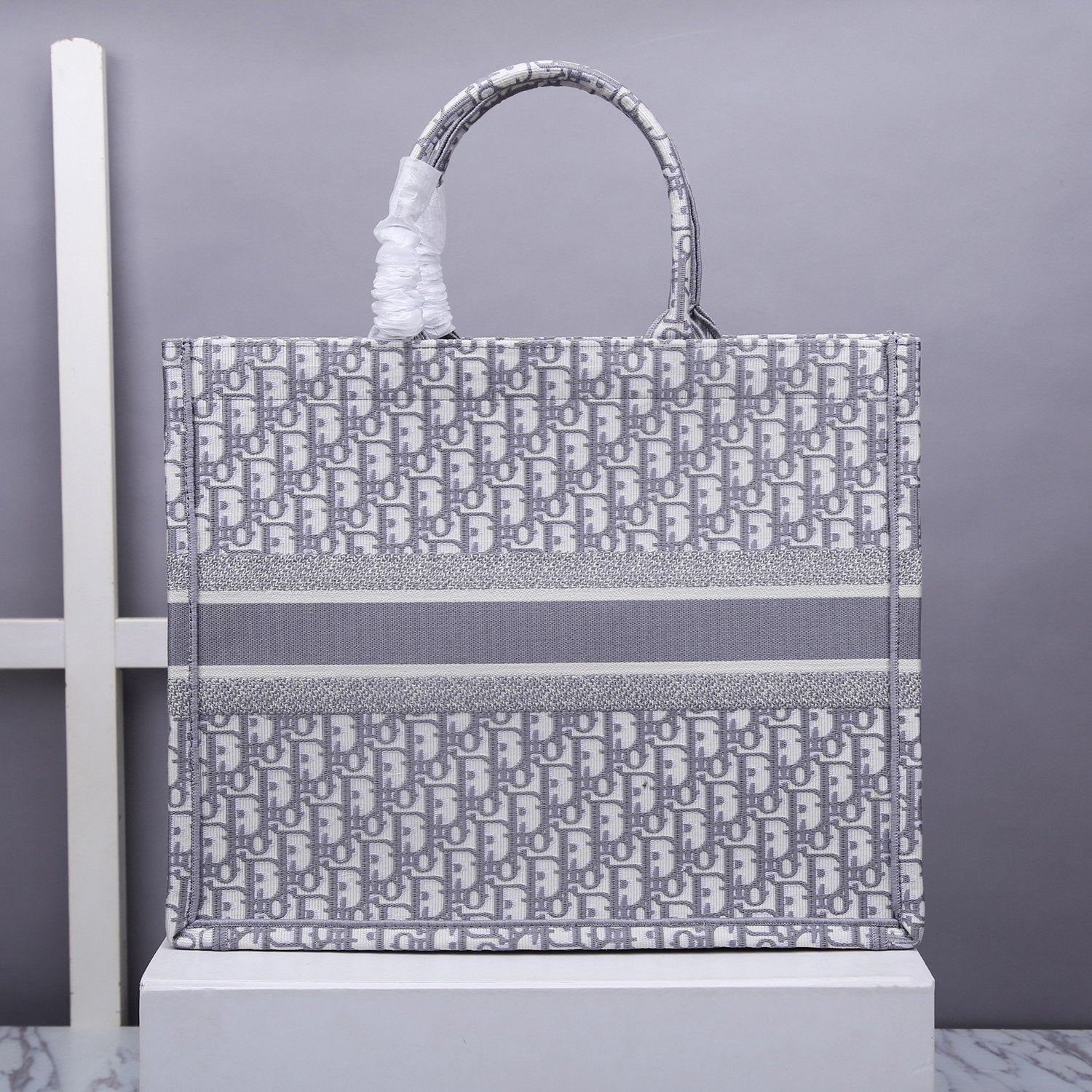 DI Large Book Tote Gray, For Women, Women’s Handbags 16.5in/42cm CD M1286ZRIW_M932