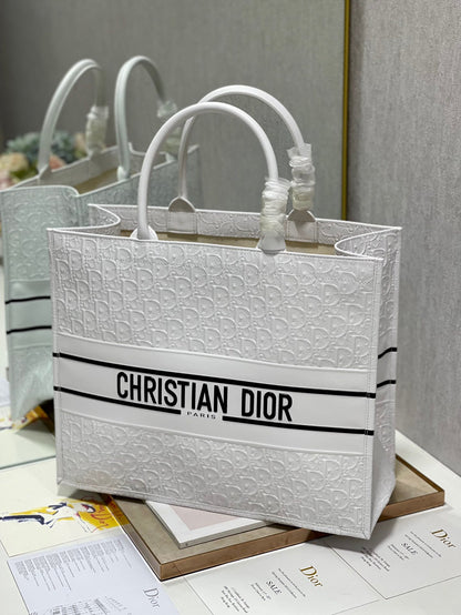 DI Large Book Tote White, For Women, Women’s Handbags 16.5in/42cm CD