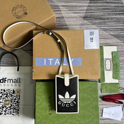 gg x Adidas Phone Case Black For Women, Women&#8217;s Bags 7.3in/18cm gg‎