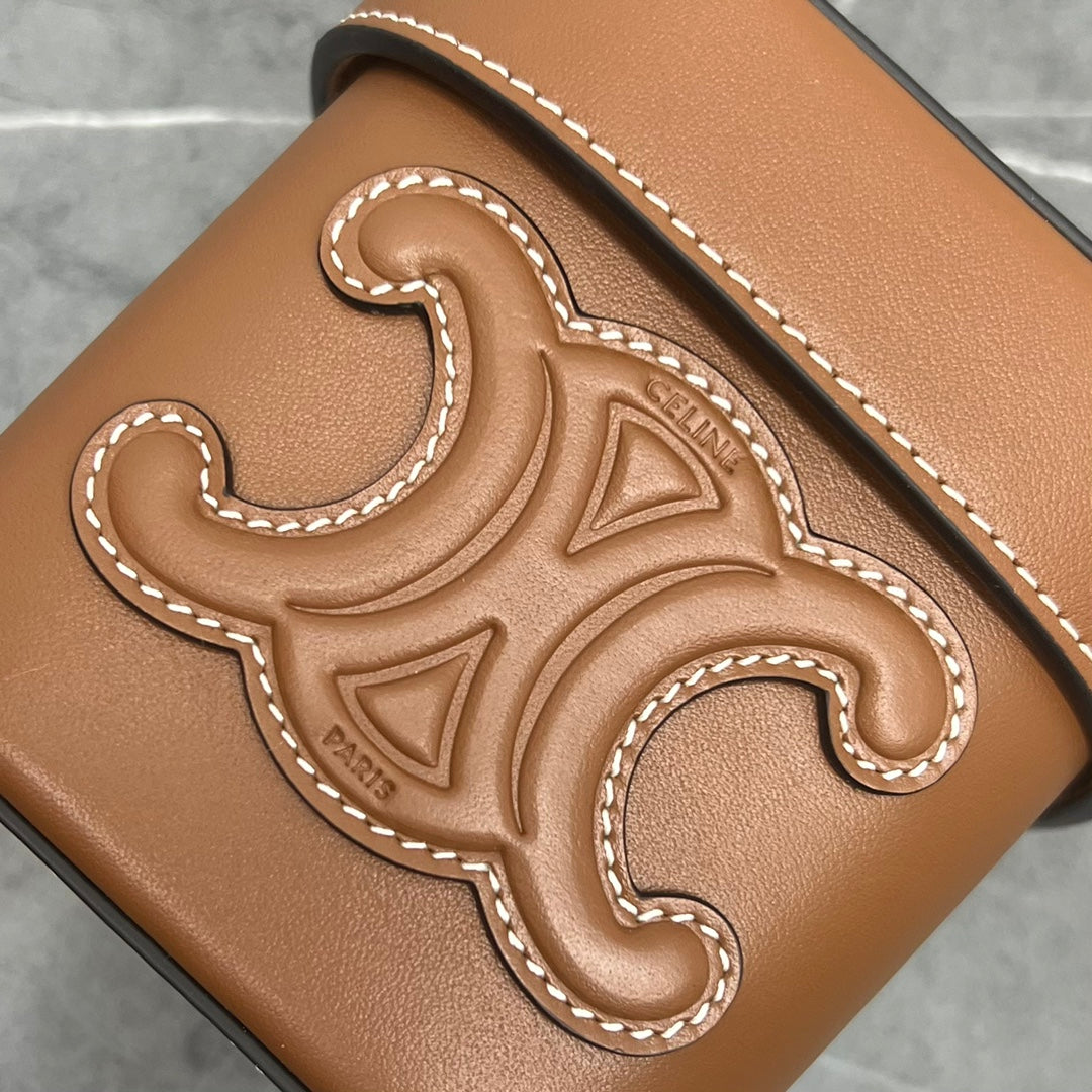 CE Small Box Cuir Triomphe Brown For Women 4in/11cm 199263DU3.04LU