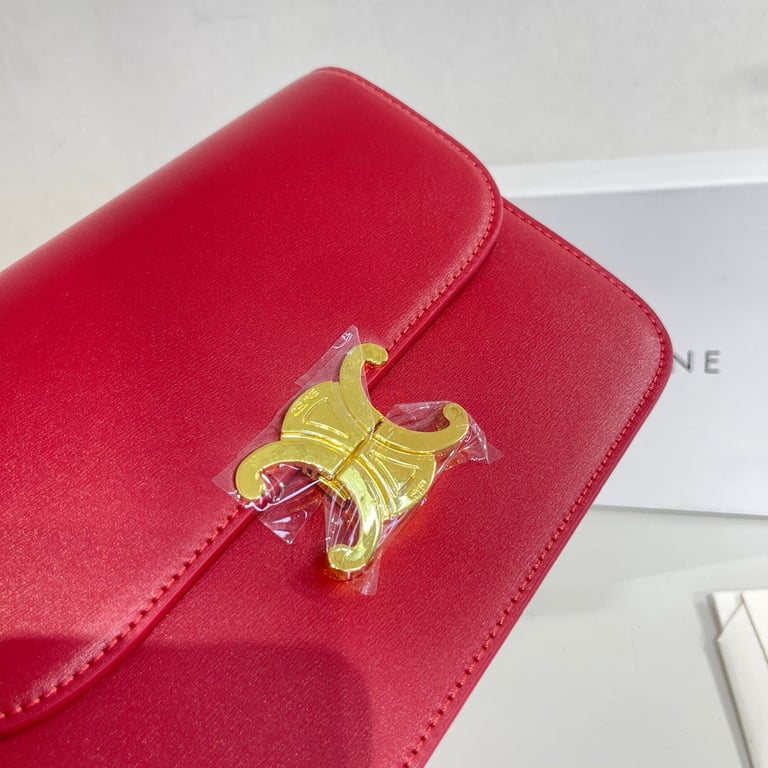 CE TEEN TRIOMPHE BAG IN SHINY CALFSKIN RED 18 CM